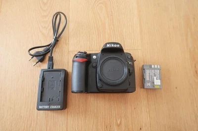 Nikon D80 10.2MP Digitalkamera - Schwarz (Nur Gehäuse) - Bild 1 von 4