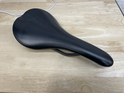 Sillín de carbono poco profundo negro 142 mm Fabric Scoop Ultimate Foto 1 de 4