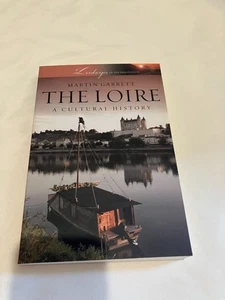 The Loire by Martin Garrett, Oxford Press, 2010, Softcover - Picture 1 of 4