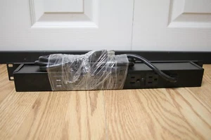 J06B0B Wiremold Rack Mount 6 Outlets 3 5-15R Power Strip Tap 16.25" - Picture 1 of 4