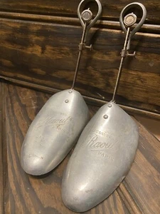Französische Vintage Pariser Metall Schuhspanner - Bild 1 von 12