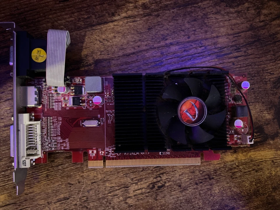 VisionTek AMD Radeon 4350 512MB x1 PCIe Graphics Video Card - Image 1 of 2