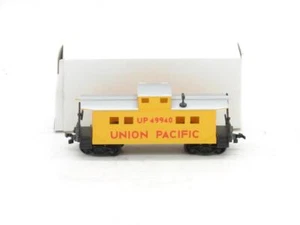 Life Like HO Scale Union Pacific 49940 Caboose with Box LN - Picture 1 of 7