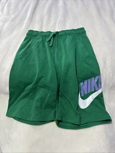 NWT Boy’s Nike Green Size XL Cotton Basketball Shorts $30 - Picture 1 of 9