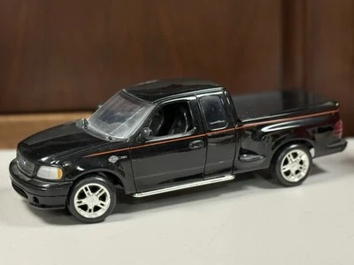 2000 Harley-Davidson Ford  F-150 ERTL 1:18 Scale Diecast Model Truck - Image 1 of 4