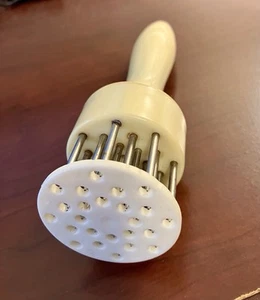 HANDHELD MEAT TENDERIZER 21 NEEDLES - EASY TO USE - Picture 1 of 4