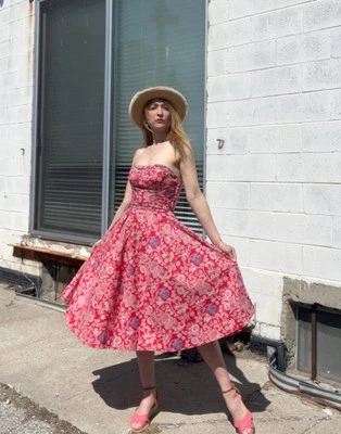 FLOATING BUST Vintage 1950s Cotton Novelty Print Strapless Sundress - Image 1 of 4