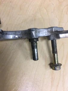95-01 HONDA CR125R CR250 CR250R CR500R OEM FRONT BRAKE CALIPER MOUNT 45150-MAC - Picture 1 of 3