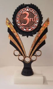 3. Platz 3 Trophäe Platz 7-1/4" hoch SO NIEDRIG WIE $3,99 pro Stück KOSTENLOSER VERSAND T06N15 - Bild 1 von 1