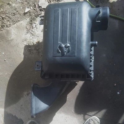 Carcasa de caja de filtro de filtro de aire de admisión de motor Dodge Pickup Ram 1500 2002-2024 Foto 1 de 3
