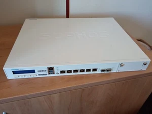 Sophos XG 210 Rev.3 Security Appliance (XG21T3HEUK) - Rack Ears NOT INCLUDED - Zdjęcie 1 z 2