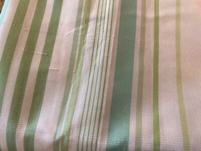 Cortinas de seda a rayas tonales Pottery Barn Teen paneles 52x63 verdes/azules Foto 1 de 4