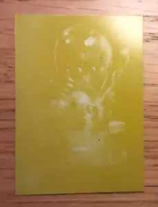 Mars attacks occupation YELLOW printing plate card 4 MYSTERIOUS MANHUNTER - Picture 1 of 2