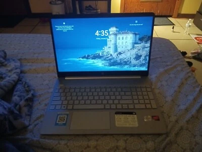 HP 15-ef1071wm 15.6" (128GB SSD, AMD Athlon 3050U, 3.20GHz, 4GB RAM) Windows 11 Foto 1 de 4