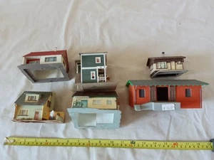 LOTE DE TRABAJO DE 6 REPUESTOS USADOS PLÁSTICO EDIFICIOS HO (D49) - Imagen 1 de 7