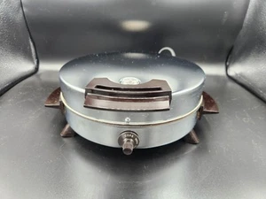 Vintage Toastmaster Waffle Iron Maker Baker Non Stick Chrome W252A Round 8 - Picture 1 of 8