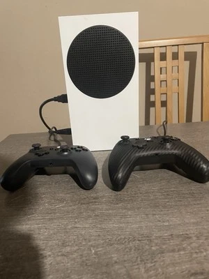 Microsoft Xbox Series S 512 Go Console - Blanc Avec 2 Manettes - Photo 1/4