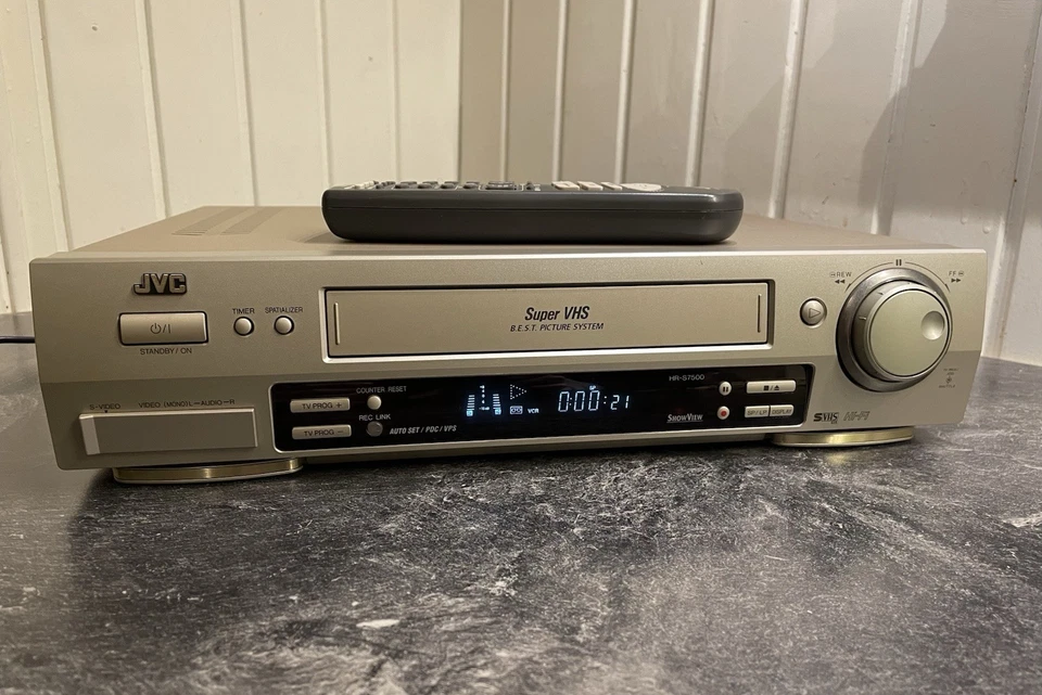 JVC HR-S7500 S-VHS Videorecorder, geprüft, gereinigt, getestet – mit Original FB - Bild 1 von 4