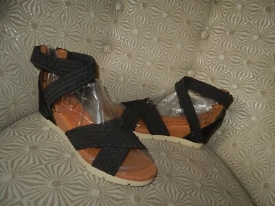 BERNIE MEV честность женщин черный сплетенный на танкетке назад молнии сандалии 9 М/ЕС 40 новый $70 - Изображение 1 из 4