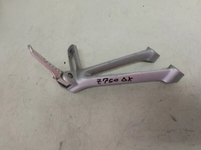 KAWASAKI Z750 RIGHT FOOTREST - Image 1 of 3