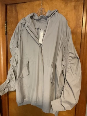Chaqueta Fabletics Giana Gris Grande Talla M Nueva Sin Etiqueta Cremallera Completa Capucha Lluvia Foto 1 de 4