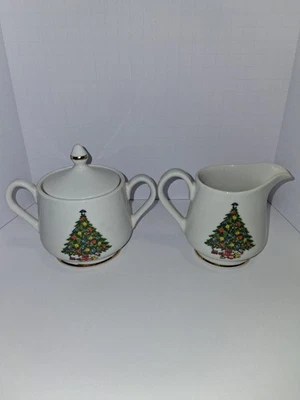 Azúcar y crema de Navidad con adornos dorados.  Tres pulgadas de alto. Foto 1 de 4