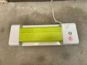 Tragbares A4 Kaschiergerät Thermo Laminiergerät A4 A5 A6 Schnelles Aufwärmen Weiß  - Bild 1 von 6