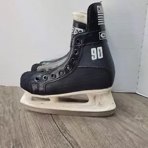CCM Champion 90 Skates Youth Ice Size 1 Needs Shoe Strings - Picture 1 of 19