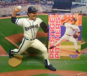 Figura de béisbol suelta Ricky Bones 1996 alineación inicial y tarjeta de los Cerveceros de Milwaukee - Imagen 1 de 2