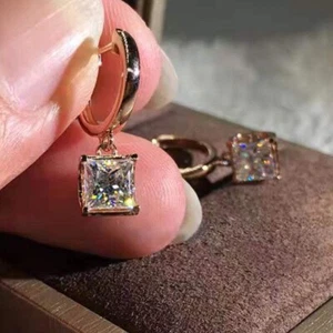 Orecchini pendenti goccia diamanti creati in laboratorio taglio principessa 3 ct finitura oro bianco 14 kt - Foto 1 di 3
