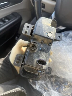 20 DODGE RAM 3500 FOG LIGHT LEFT DRIVER BUMPER MOUNTED LED - Image 1 of 3