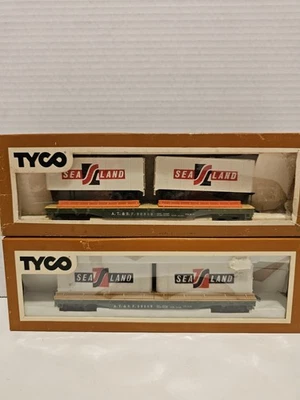 2 VTG Tyco HO Santa Fe Sea Land Flat With Piggyback & 2 Container Flat Cars - Image 1 of 4