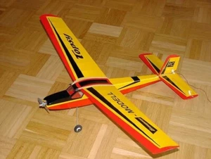 Graupner Topsy - Modelo de avión RC ~ Ala de balsa cortada con láser costilla y antiguo conjunto - Imagen 1 de 8