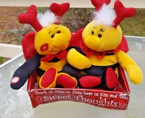 VINTAGE SWEET THOUGHT DAN DEE VALENTINE LOVE TALKING KISSING BEES PLUSH GIFT TOY - Picture 1 of 6