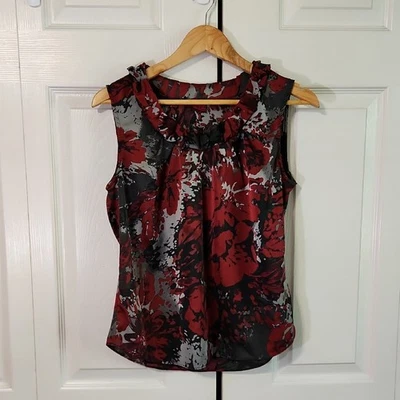 Colección 212 Volantes Rojo y Negro Floral Tanque/Blusa Talla SM Oscuro Romántico Foto 1 de 4