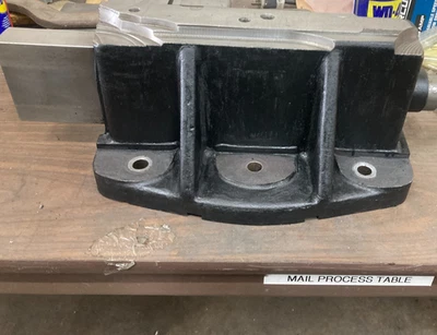 BRIDGEPORT MILLING MACHINE VERTICAL VERTI-VISE MFG U.S.A. Made - Image 1 of 2