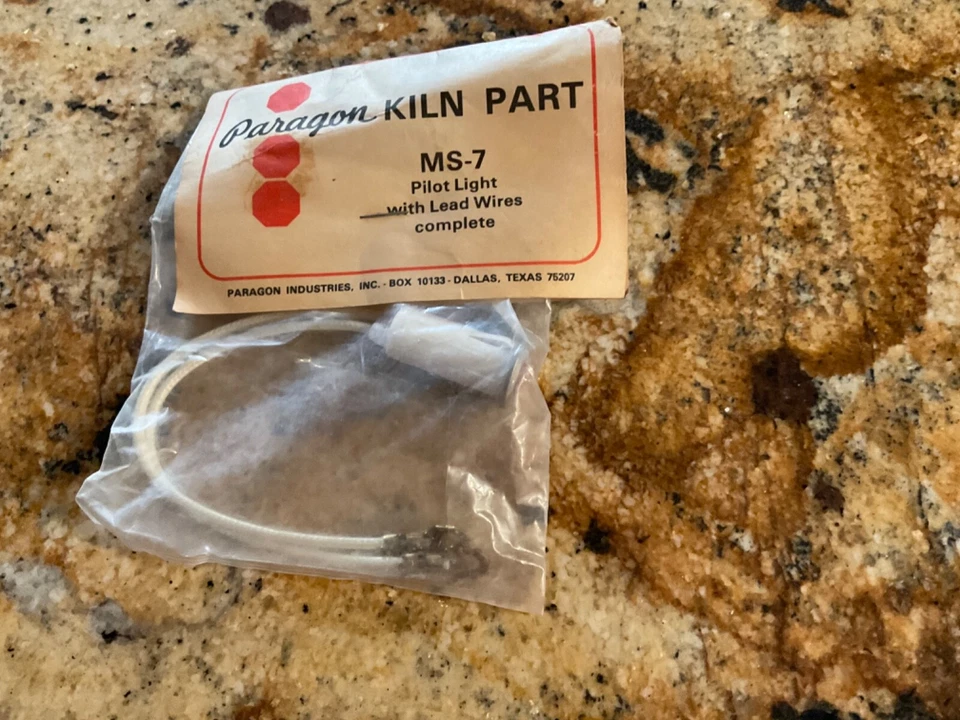 Luz piloto horno Paragon MS-7 nueva con cables conductores. Conexión terminal ojal Foto 1 de 1