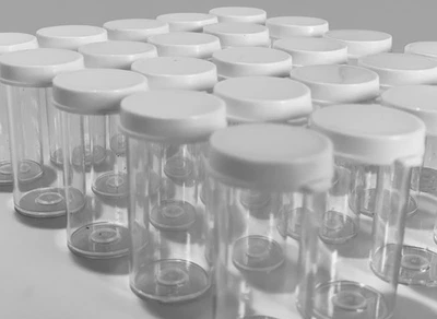 Frascos de almacenamiento de plástico 7 dram (25 ml) con tapa blanca a presión 25 por paquete Foto 1 de 3
