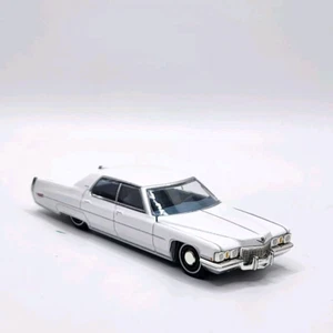 Cadillac 1972 72 sedán Deville coleccionable escala 1/64 modelo diecast gran regalo🎁 - Imagen 1 de 7