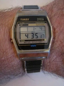 VINTAGE TIMEX CHRONOGRAPH T4 WATCH - QUARTZ LITHIUM LCD - BBA-24 - Picture 1 of 4