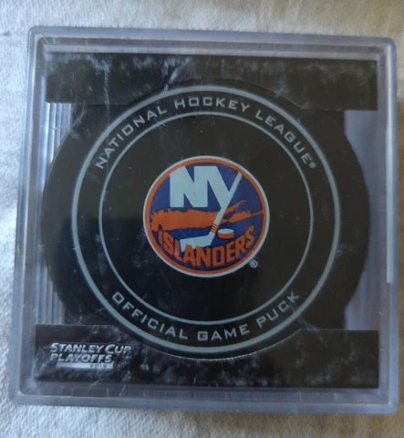 NHL New York Islanders Official 2016 Playoffs Game Puck In Sealed Cube Cover
