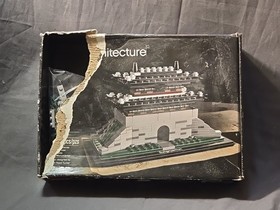 LEGO Architecture Sungnyemun #21016 99% Complete No Instructions Dmg Box