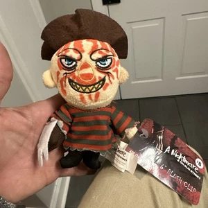 A Nightmare on Elm Street Freddy Krueger 6 Zoll Plüsch Clip Schlüsselanhänger Horror Neu mit Etikett 2024 - Bild 1 von 5