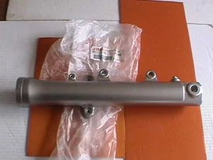 ORIGINALE YAMAHA TUBO FORCELLA INFERIORE ESTERNO SINISTRO 5UX-23126-20 XJR1300 2007-2010 - Foto 1 di 5