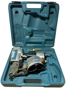 Clavadora bobina lateral Makita AN611 2 1/2" con estuche buen estado probada - Imagen 1 de 14