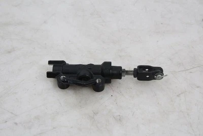 Cilindro maestro de freno trasero Yamaha FZ6R 09-16 OEM Foto 1 de 4