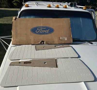 ¡¡¡NUEVO!!! Ford Thunderbird 1957 paneles de puerta Foto 1 de 4