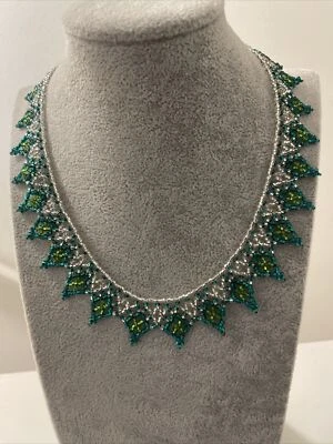 COLAR Gargantilha de Gola de Renda Verde Contas Tchecas, Prata 17" - Imagem 1 de 4