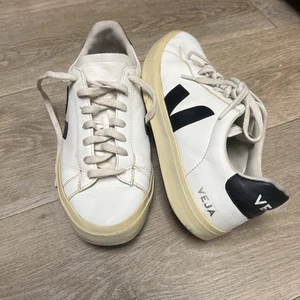 Veja Campo Sneakers Womens Size 10 White Leather & Black - Picture 1 of 8