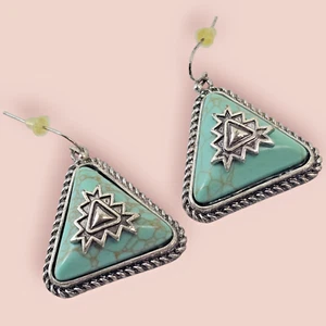 Vintage Earrings Triangle Head Southwest Style Crushed Turquoise Pierced Jewelry - Picture 1 of 10